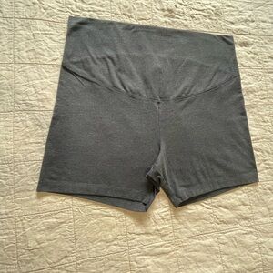 Old Navy Women's Dark Gray Maternity Athletic Shorts lot of 2 XXL